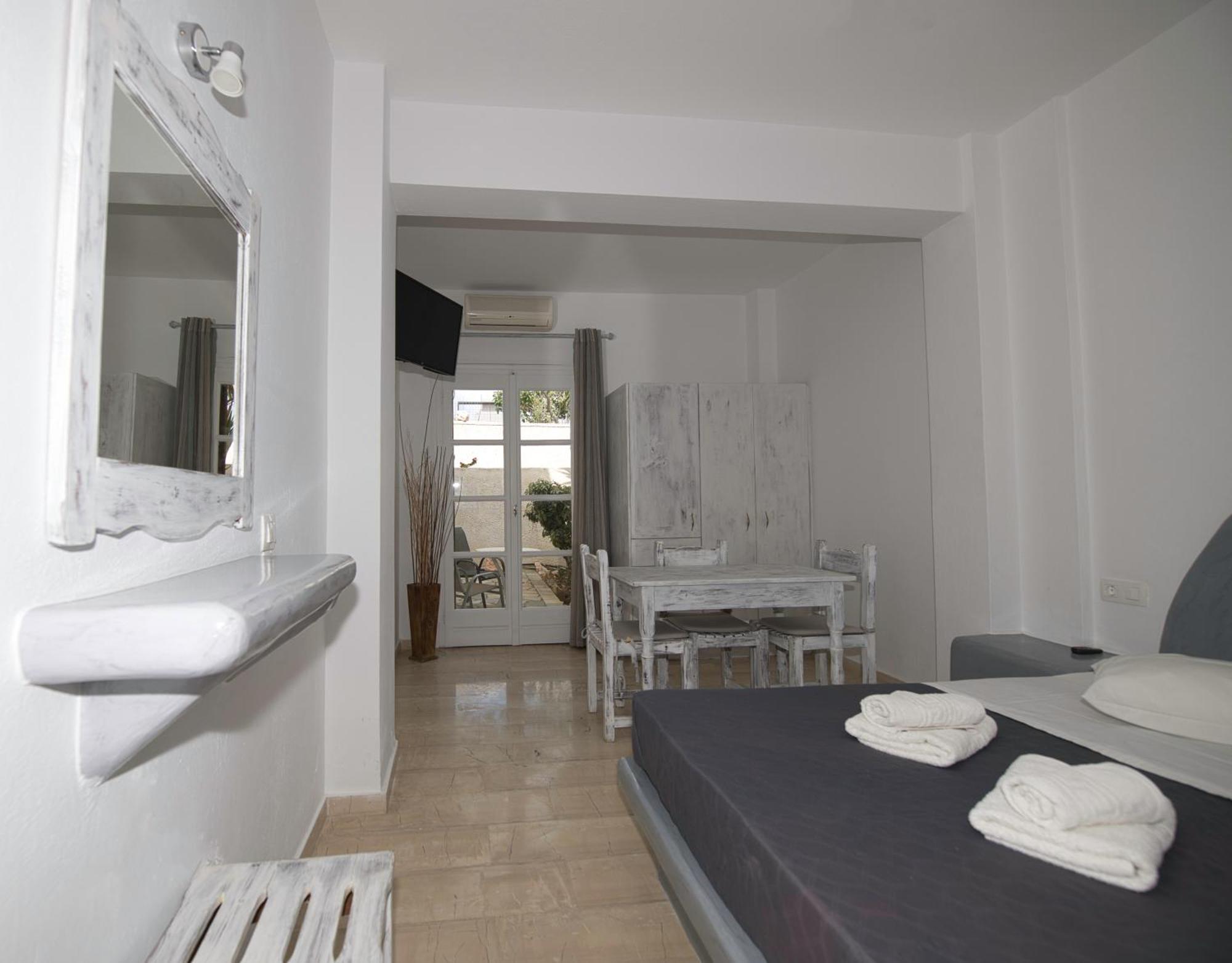 Ira Apartments Kamári Exterior foto